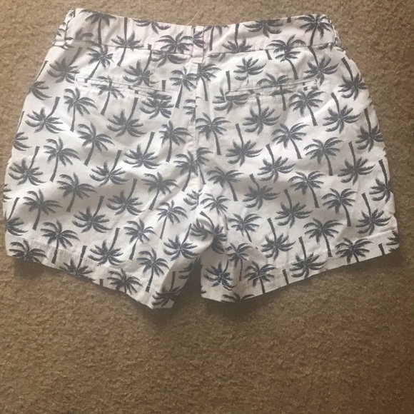 Palm tree shorts - Picture 2 of 2